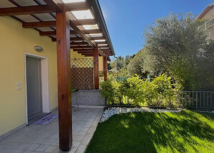 Апартаменты Rebecca Меццегра